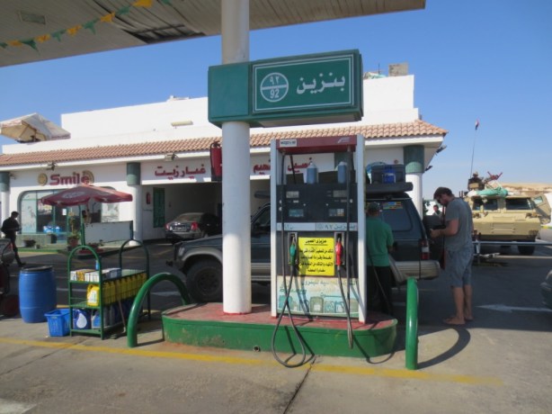 Filling up - yes thats a tank on the right and a sniper on the roof top left